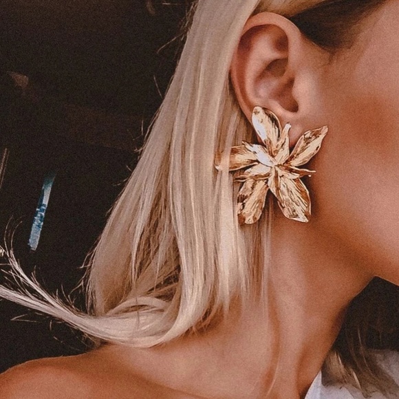 elegant earrings Jewelry - 🔥🌹Gold flower drop earrings.